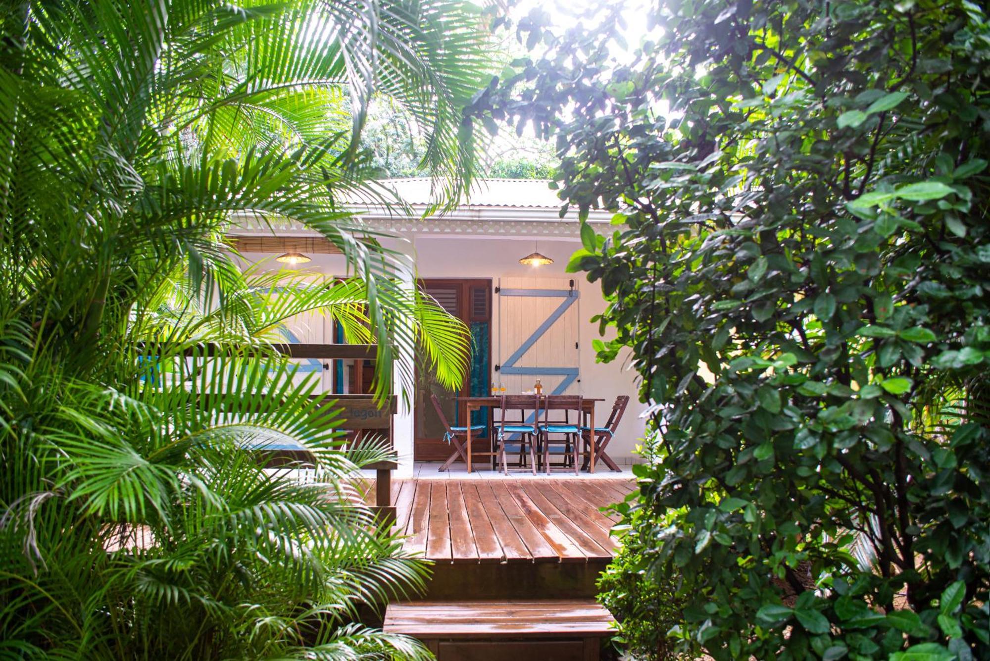 Au Jardin Des Colibris Ecolodge&Spa Deshaies Luaran gambar