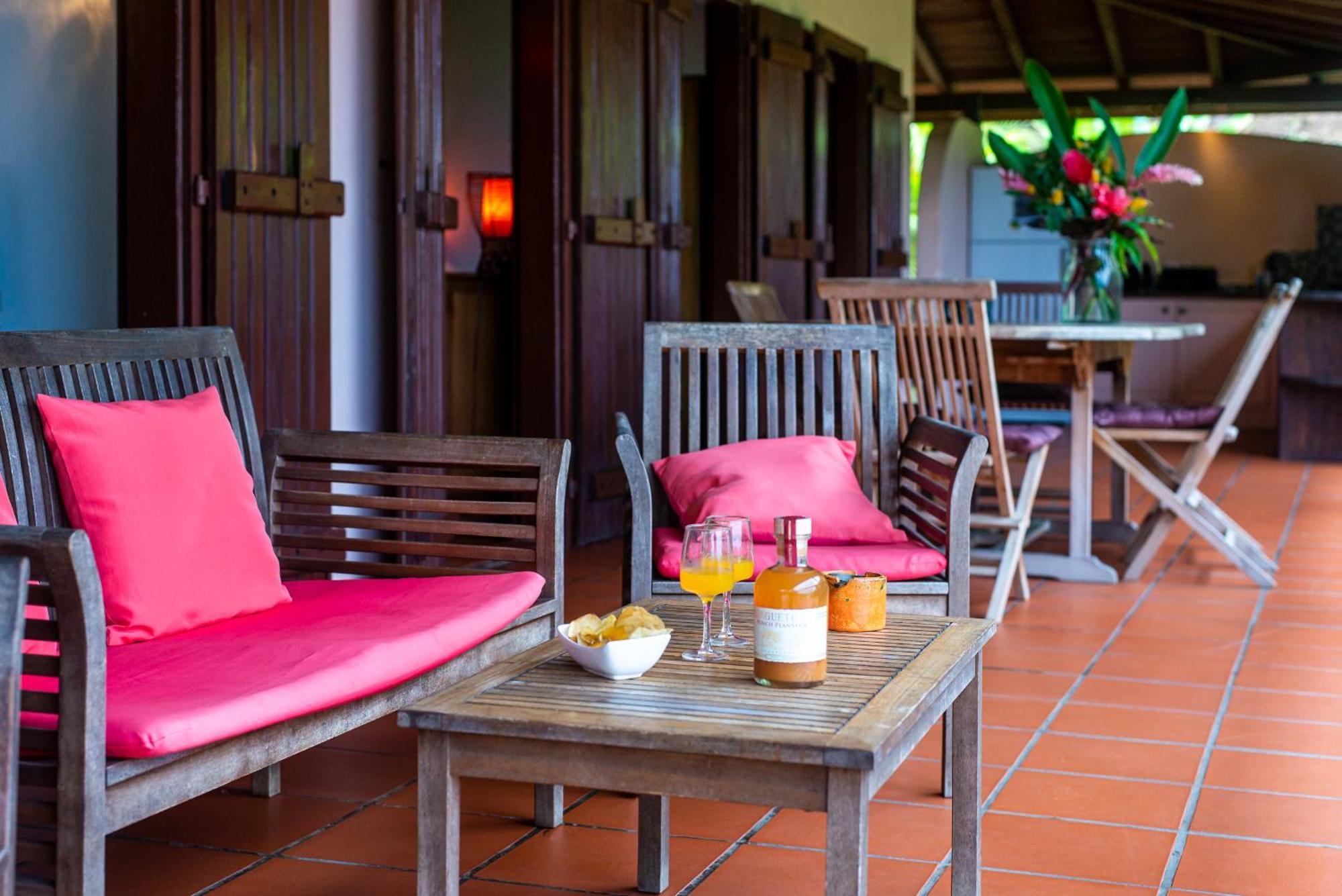 Au Jardin Des Colibris Ecolodge&Spa Deshaies Luaran gambar