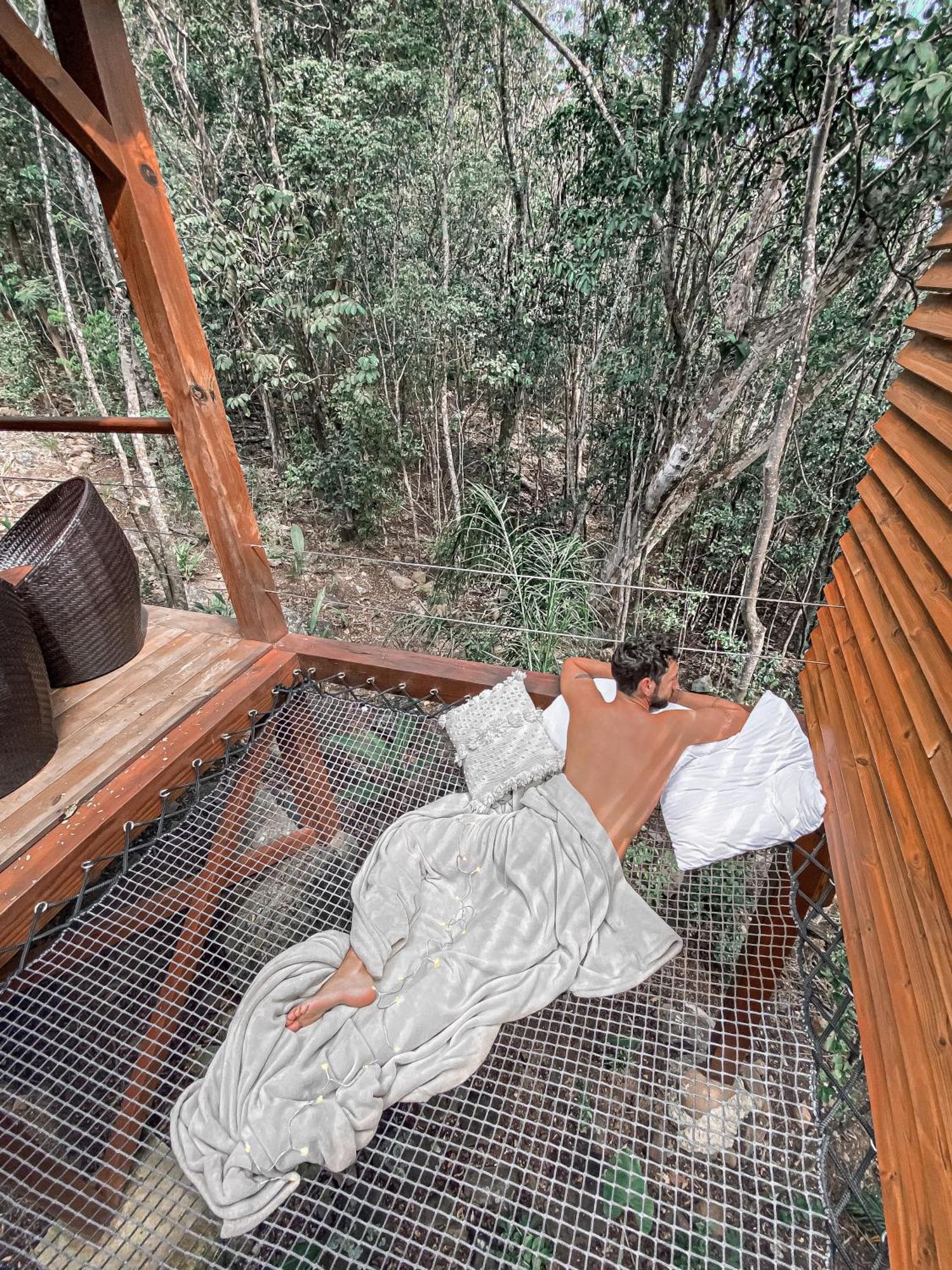 Au Jardin Des Colibris Ecolodge&Spa Deshaies Luaran gambar